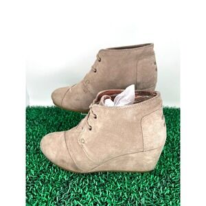 TOMS Taupe Suede Desert Wedge Booties – Women's Size 9‎
